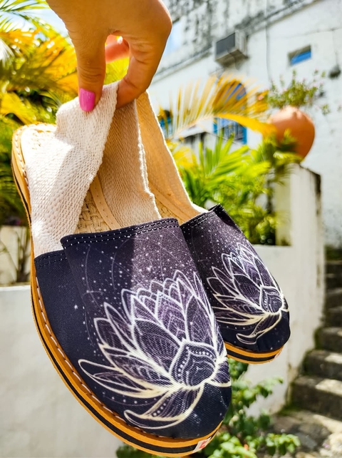 Cotiza Flor de Loto - comprar en línea