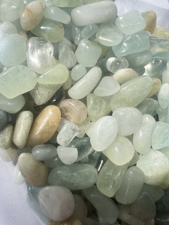 Kit Água-Marinha Rolada – Cristais Naturais para Serenidade e Proteção | 200g | 0,5 a 1 cm - Crystal Candles
