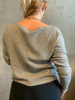Remera GRIS en internet