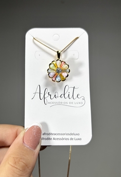 Colar folheado dourado Aura Floral