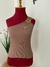 BLUSA FEMININA OMBRO ÚNICO COM ARGOLA DOURADA – MOCHA