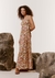 VESTIDO LONGO MARIAS BEGE ONCINHA COLORIDA - CACAY - comprar online