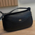 BOLSA TIRACOLO AREZZO FIVELAS GRANDE - comprar online