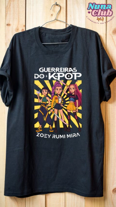 Camiseta Guerreiras do K-pop – Zoey, Rumi e Mira | Edição Oficial Nuna Club