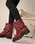 Botas TINI en internet