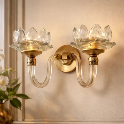 APLIQUE DE PARED DOS LUCES ANTIGUO EN VIDRIO CON TUIIPAS. COD: 101928