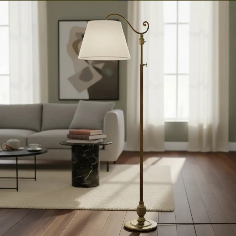 LAMPARA DE PIE ANTIGUA ESTILO INGLES EN BRONCE. COD: 103503