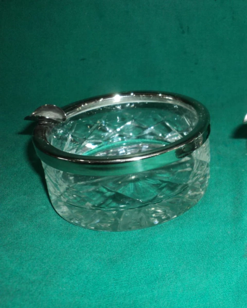 CENICERO DE CRISTAL NUEVO EN SU CAJA ORIGINAL. - comprar online