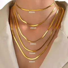Collar de cadena serpiente dorado o plateado.