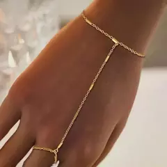 Pulsera de cadena de mano color oro con delicado anillo - tienda online