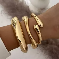 3 estilos, brazaletes de metal vintage. - El cofre de Delfa