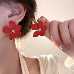 Pendientes de flores de Metal con textura mate. Varios estilos. - comprar online