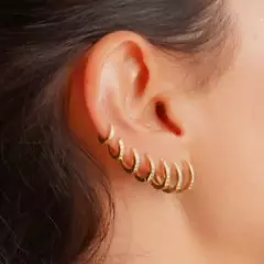Par de pendientes de aro minimalistas de acero inoxidable, Zirconita.