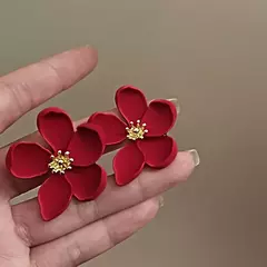 Pendientes de flores de Metal con textura mate. Varios estilos. - El cofre de Delfa
