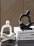 Escultura Momento de Leitura – Arte Minimalista para Estantes e Escritórios - comprar online