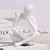 Imagem do Escultura Momento de Leitura – Arte Minimalista para Estantes e Escritórios