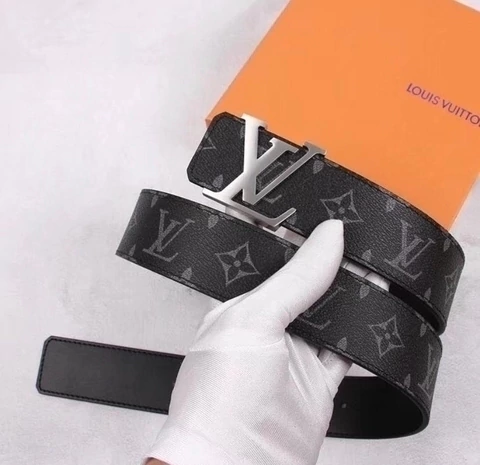 Cinto Louis Vuitton Monogram Eclipse Linha Italiana