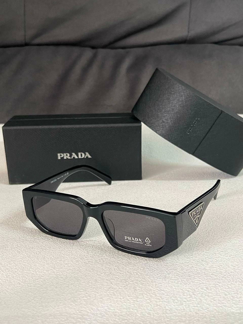Óculos de Sol Prada Preto Quadrado Linha Italiana