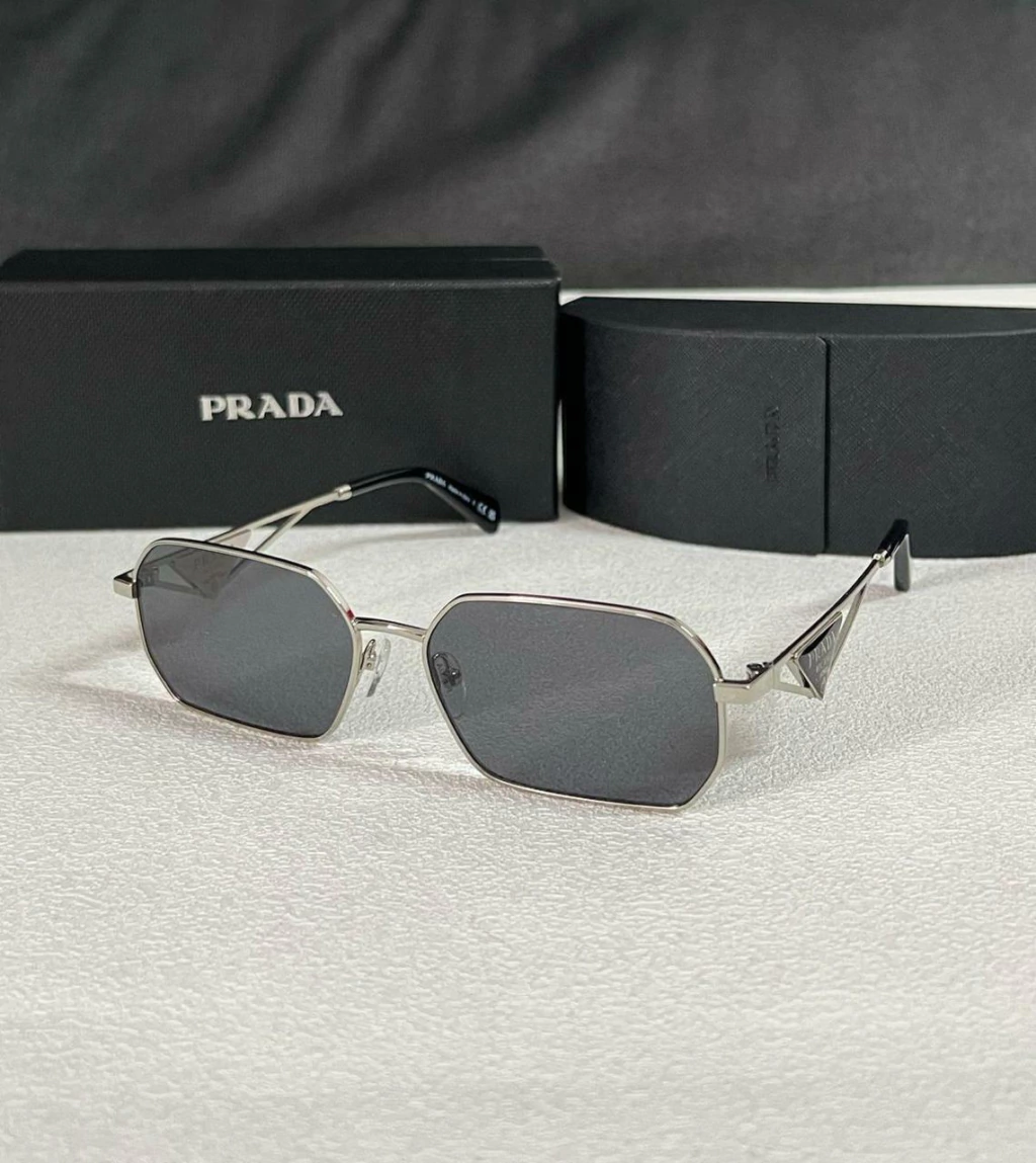Óculos de Sol Prada Armação Metal Lente Escura Linha Italiana