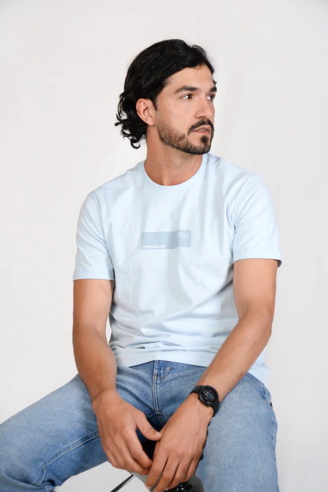 CAMISETA URBAN JOHN GALTHY - loja online