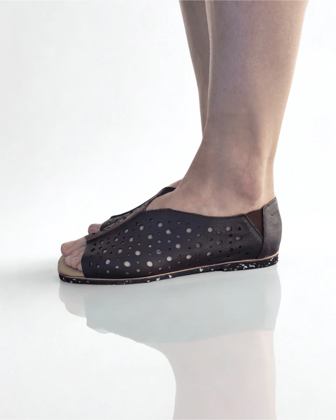 Sapato Flat Peep Toe Mariana Couro Matcha (Marrom) - comprar online