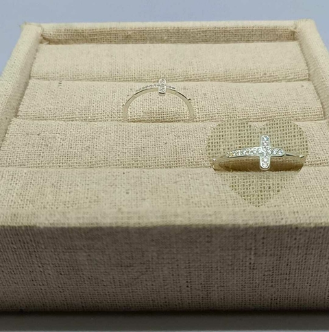 Anel de Cruz Cravejado