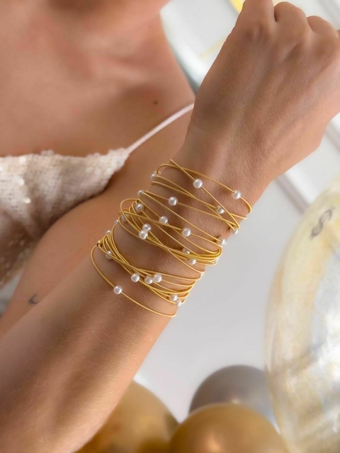 Pulseira Corda de Violão com Pérolas