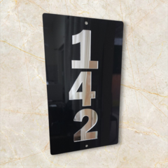 Placa Vertical de Número Residencial – Estilo moderno e alta durabilidade! - comprar online