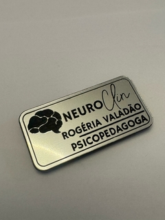 Broche Magnético Acrílico Aço Escovado na internet