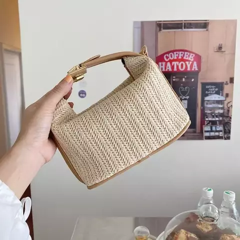SeaGlow Mini Tote – pequena, elegante e ideal para o verão ensolarado.