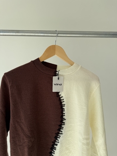 SWEATER MEDIA COSTURA MARRÓN en internet