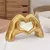 Escultura Decorativa Abstrata Mão Love - Arte que transmite afeto e estilo - loja online