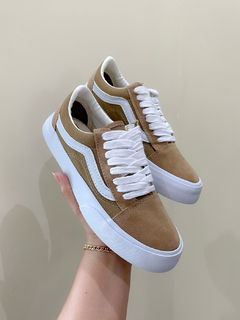 Vans Tradicional Marrom na internet