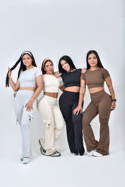 LICRA BOTA ANCHA + CROP TOP