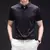 Camiseta casual masculina, manga curta confortável, camisa de cor sólida resistente a rugas - loja online
