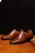 Sapatos de couro retrô, Traje de negócios, Versátil, Moda italiana na internet
