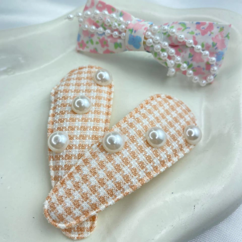 Tic Tac de Tecido com Pérolas Laço e Bico de pato - Val Acessorios