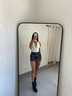 Blusa Cropped Decotado Amarração Moda Feminina - DeBrasiliaStore