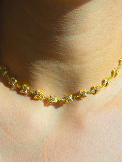 Colar Chocker Folheados a Ouro Borboleta na internet