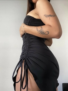 Imagem do Vestido Curto Colado Tubinho Tomara Que Caia Fenda E Franzir