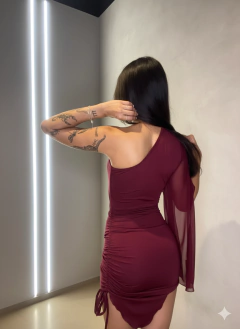 Vestido Curto Colado Tubinho com Fenda e Manga - comprar online