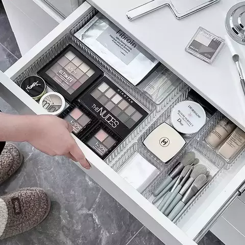FlexiOrganize – Kit Ilimitado de Organizadores de Gaveta e Mesa em Plástico