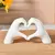 Love Touch – Estátua de Gesto em Resina Estilo Nórdico para Decoração Sofisticada na internet