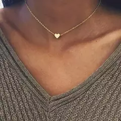 Colar com pedra em formato de estrela, coração e ponto de luz, um colar fino e elegante na internet