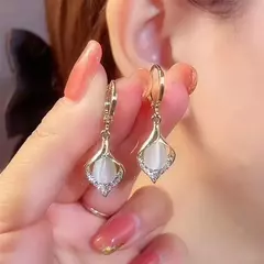 Brinco olho de anjo, moderno e sofisticado - Bella Donna