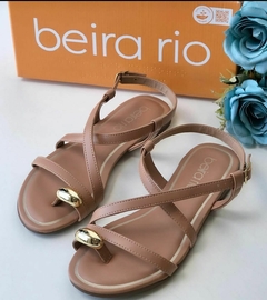 Sandália detalhe dourado no dedo - comprar online