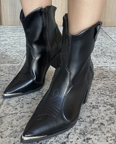 Bota Texana Wester Vizzano cano baixo na internet
