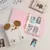 Álbum Fofura K-Pop A6 – Porta Photocard com Capa de Pelúcia de Gato e Cachorro
