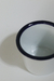 Caneca Esmaltada com Borda Azul na internet