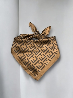 PAÑUELO FENDI en internet
